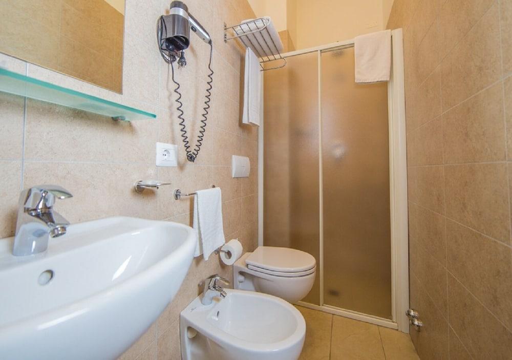 Mediterraneo Hotel & Suites Cattolica Dış mekan fotoğraf