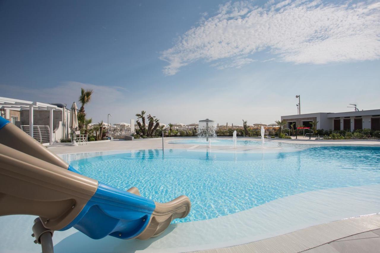 Mediterraneo Hotel & Suites Cattolica Dış mekan fotoğraf
