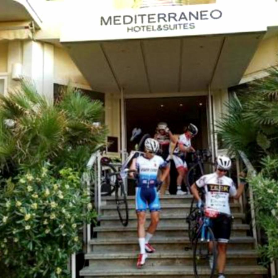 Mediterraneo Hotel & Suites Cattolica Dış mekan fotoğraf