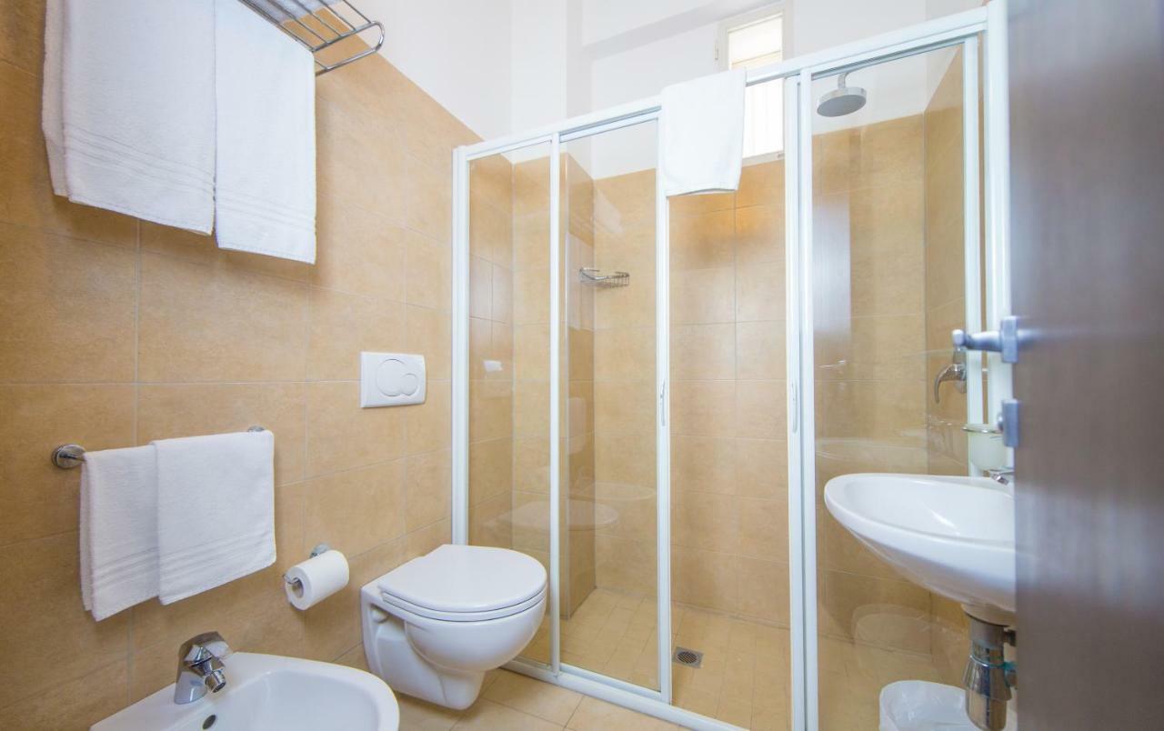 Mediterraneo Hotel & Suites Cattolica Dış mekan fotoğraf