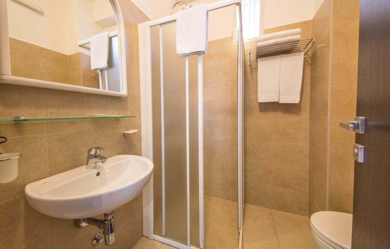 Mediterraneo Hotel & Suites Cattolica Dış mekan fotoğraf