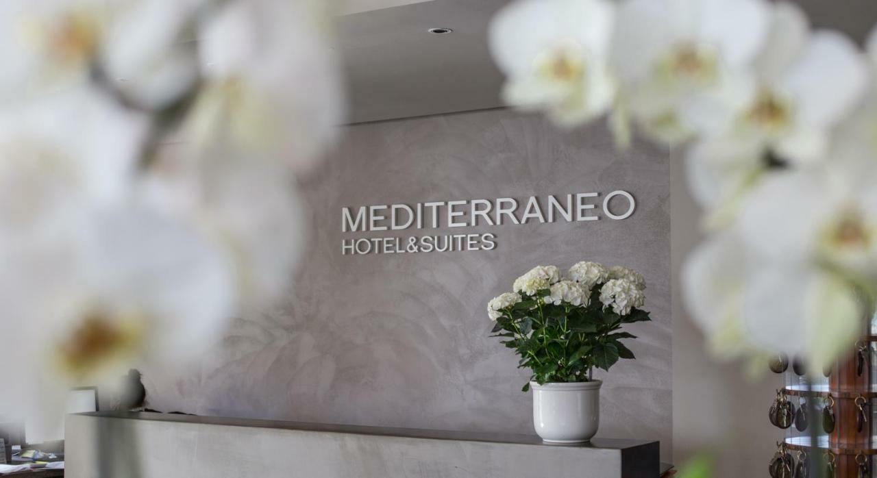 Mediterraneo Hotel & Suites Cattolica Dış mekan fotoğraf