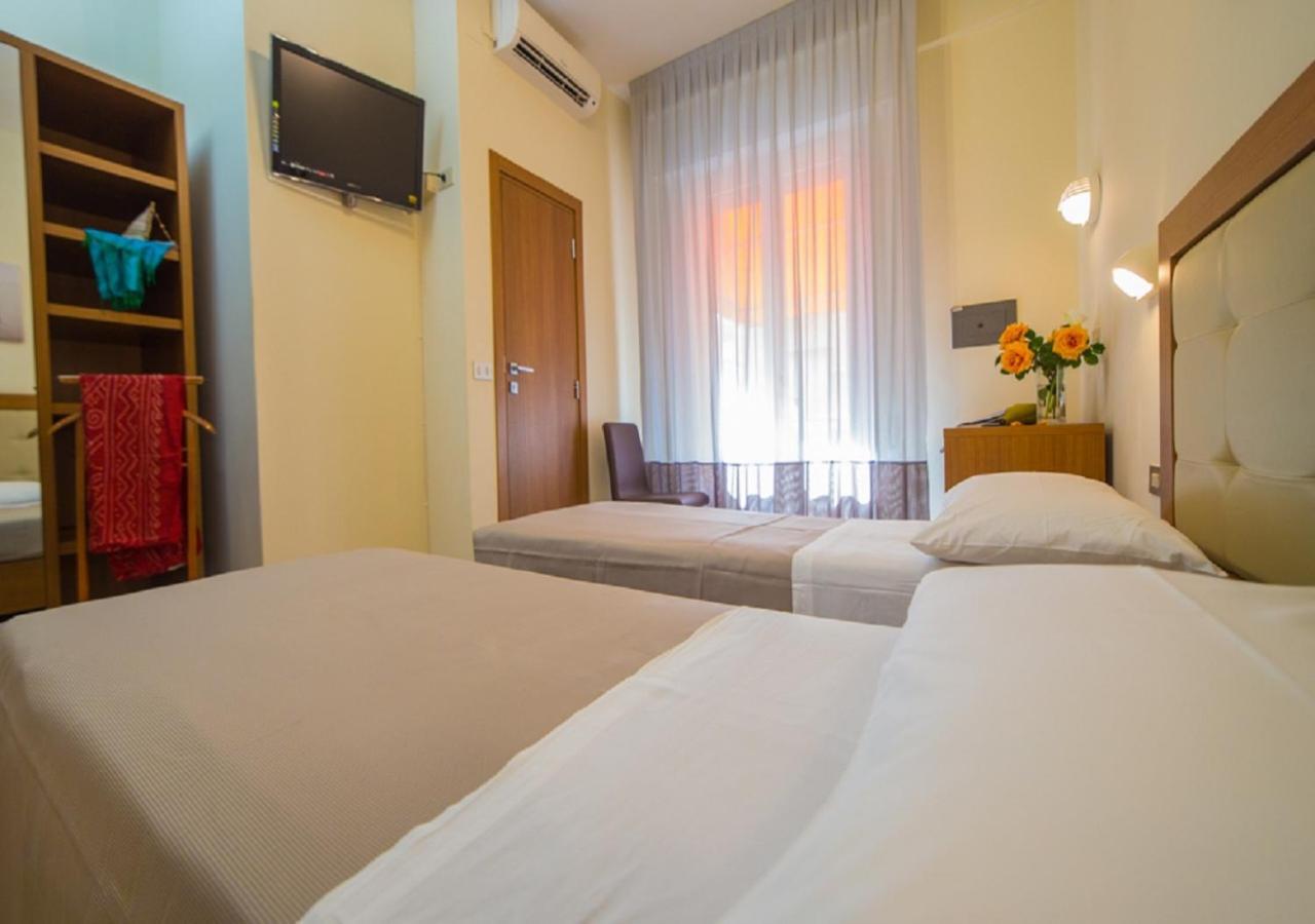 Mediterraneo Hotel & Suites Cattolica Dış mekan fotoğraf